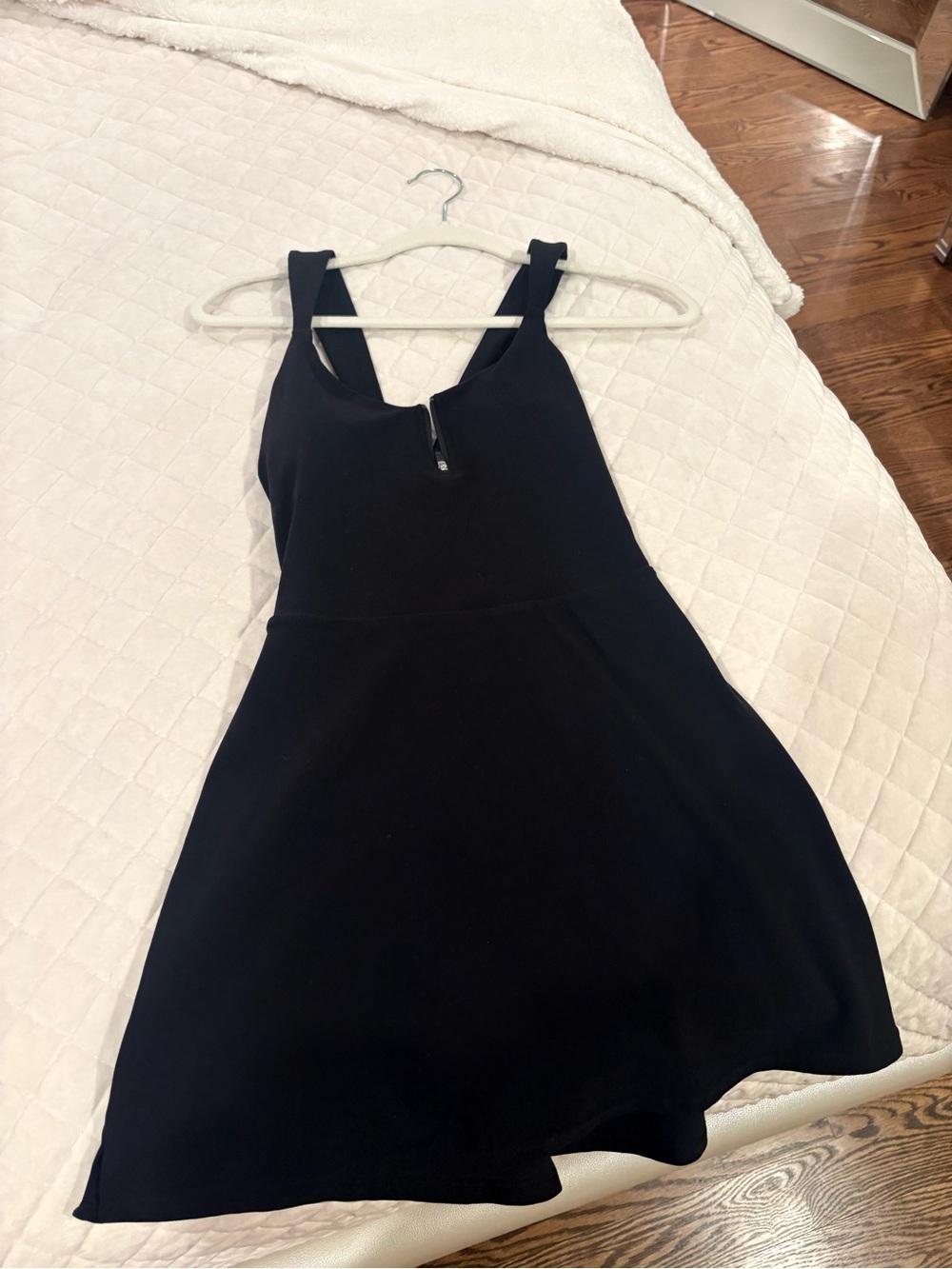 ALO Yoga Black Sleeveless Zip-Front Mini romper